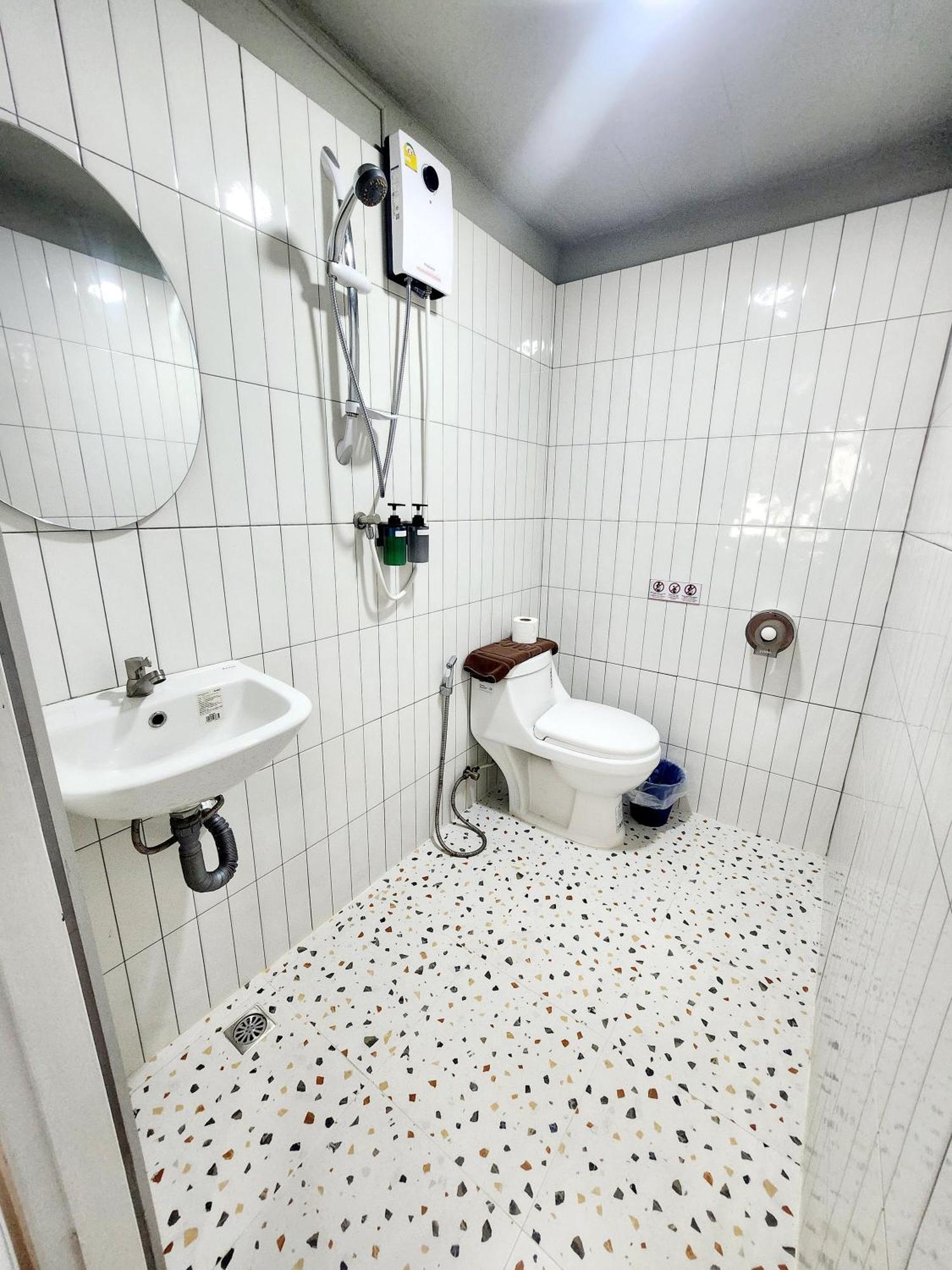 Seatel Phuket, Patong Beach מראה חיצוני תמונה